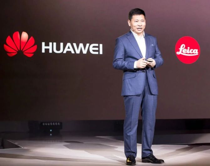 新知达人, 手机厂商年底冲KPI，还得靠中低端手机