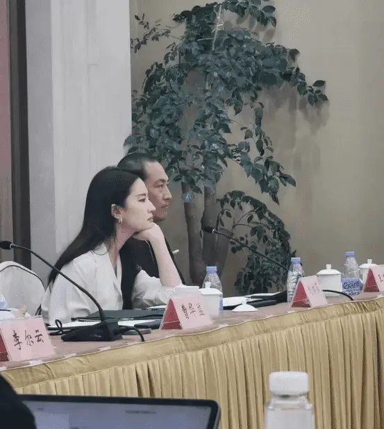 用生命诠释教育阅读_刘亦菲：用心与热情诠释每个角色_用圣经来诠释生命