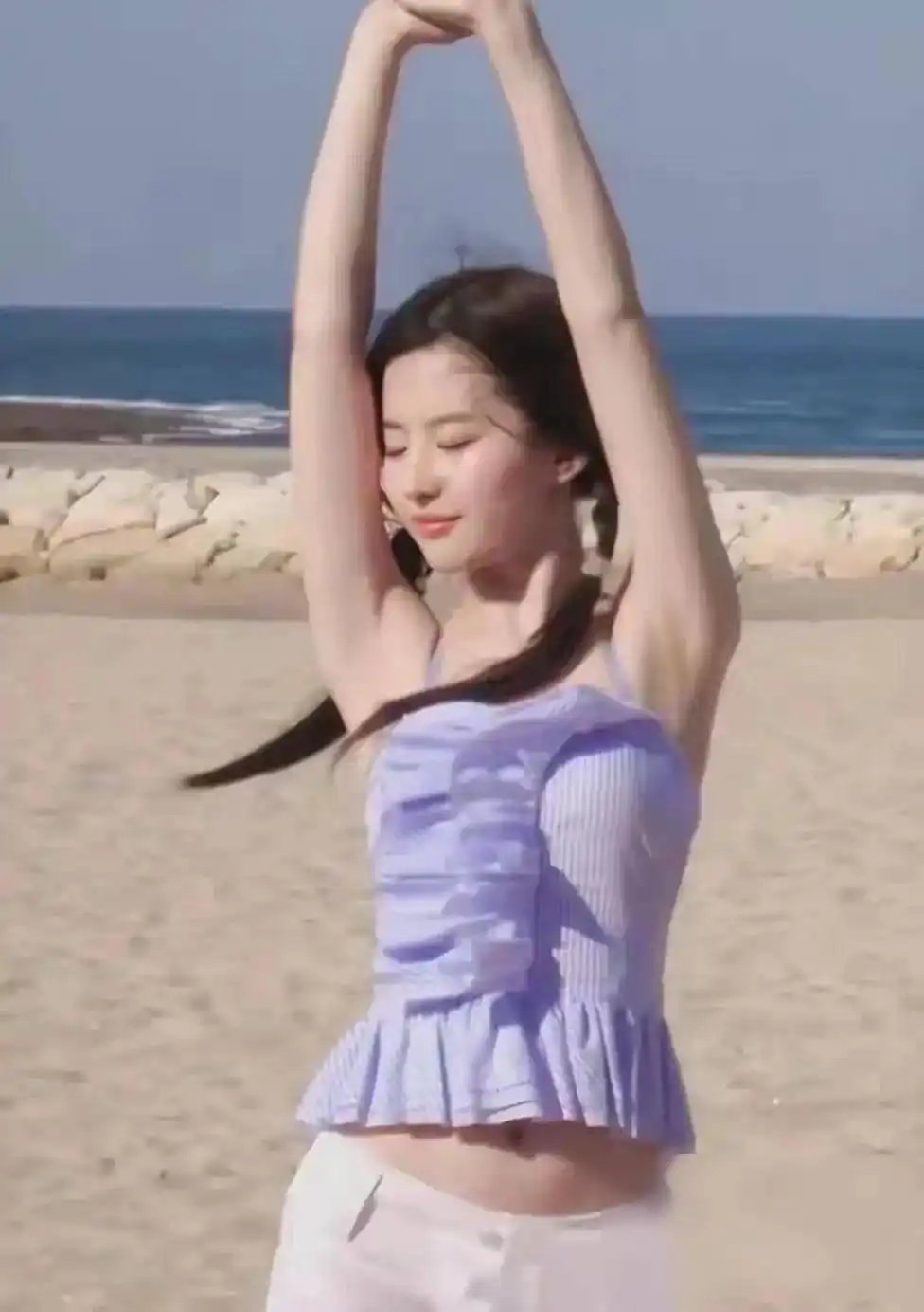 刘亦菲：从神仙姐姐到大女主，独立清醒的人生与玫瑰的故事黄亦玫角色深度解析