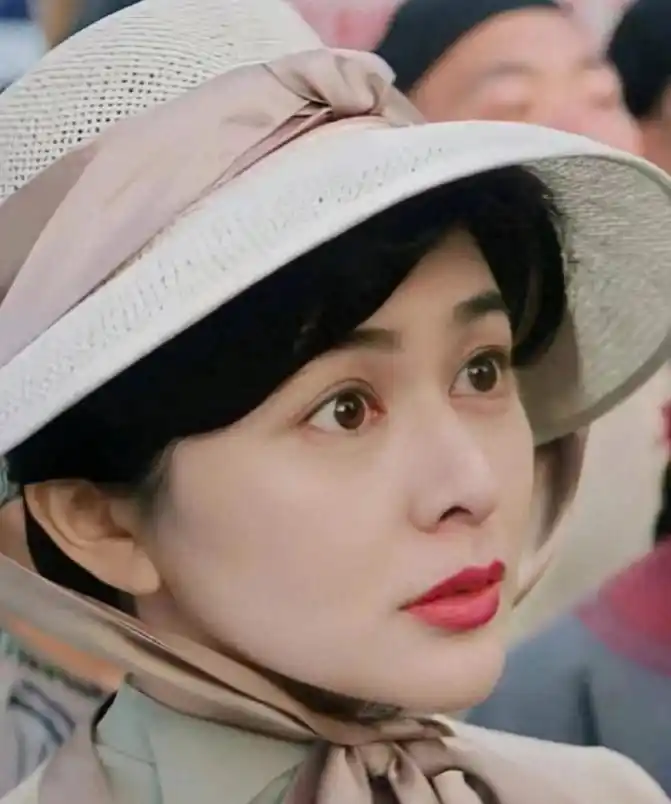 关之琳风格_关之琳的艺术照片_关之琳的艺术追求与人生价值