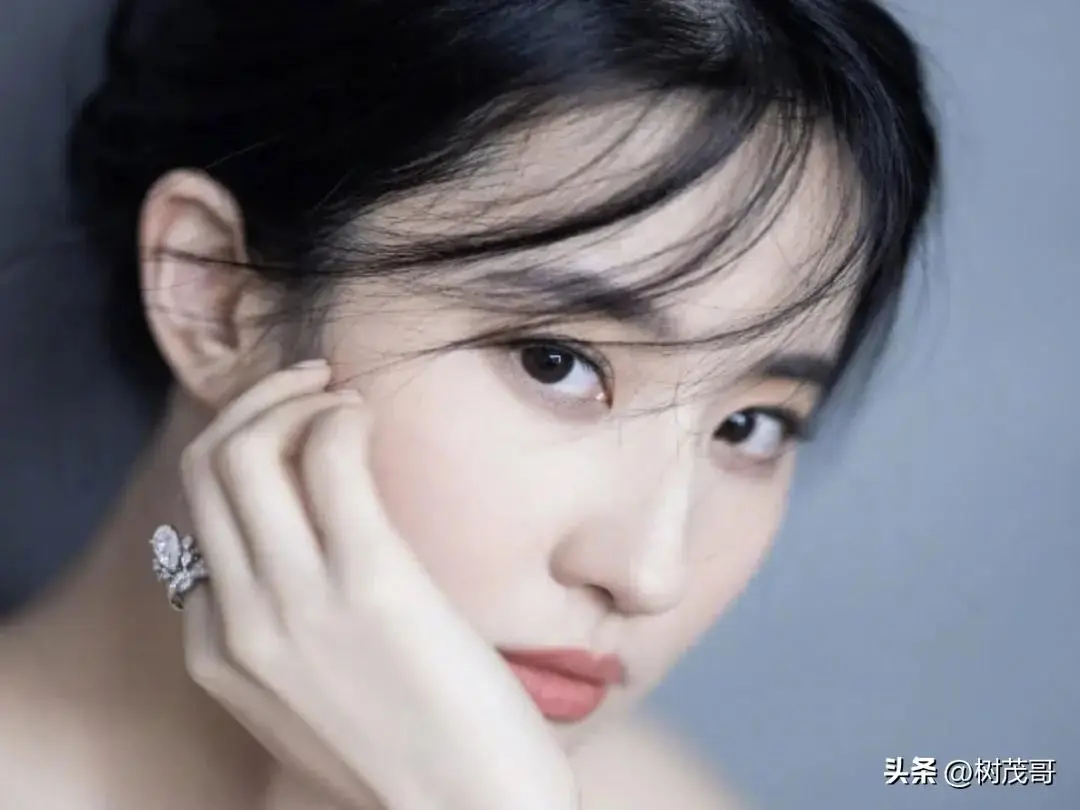 刘亦菲：用心与热情诠释每个角色_心博士情感咨询热情_用生命诠释教育