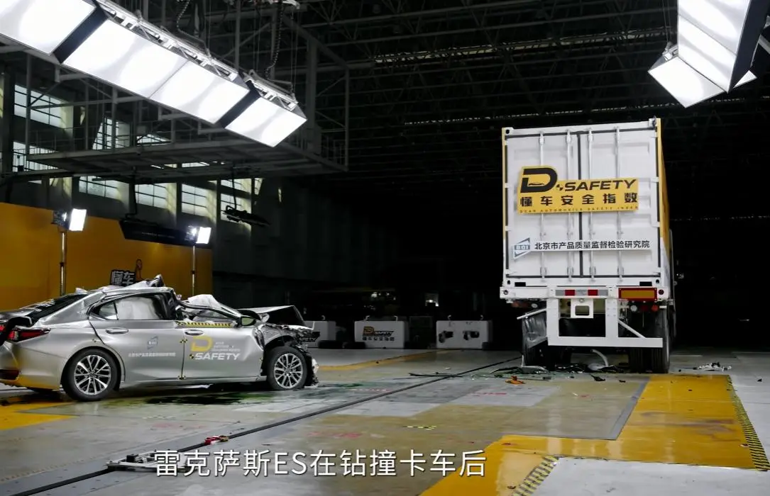 沃尔沃安全性能测试视频_沃尔沃汽车的安全测试与评级解读_沃尔沃汽车安全系数怎么样